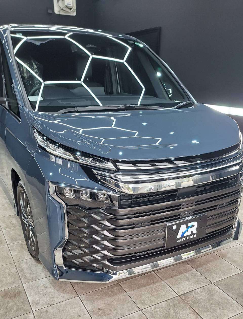 【トヨタ ヴォクシー】リアルガラスコートR ボディ磨き 茨城県下妻市より