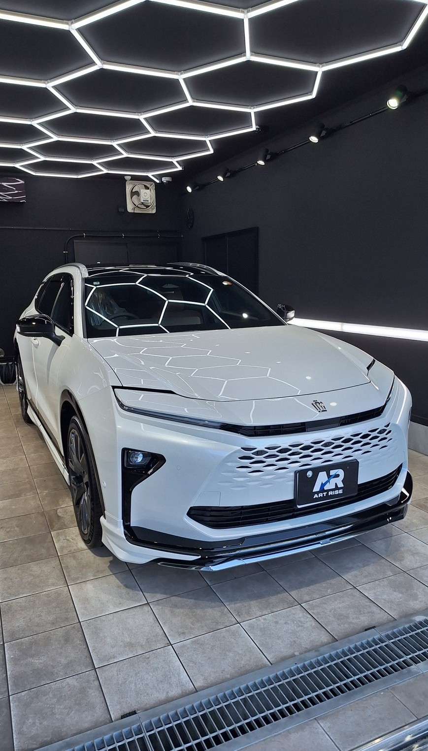 【トヨタ クラウンエステート】ガードグレイズ ボディ磨き 東京都足立区より