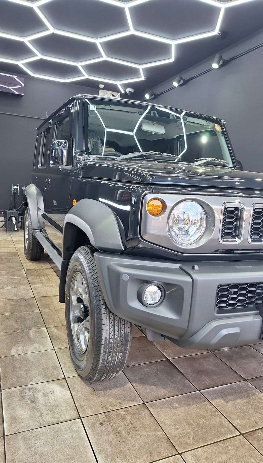 【スズキ ジムニーノマド】リアルガラスコートR ボディ磨き 茨城県取手市より