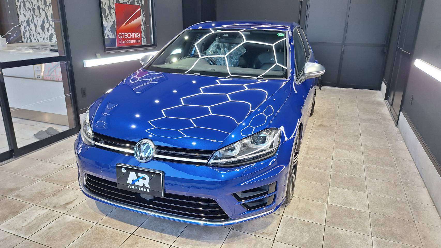 【フォルクスワーゲン ゴルフＲ】グラヴィス ボディ磨き 茨城県守谷市より