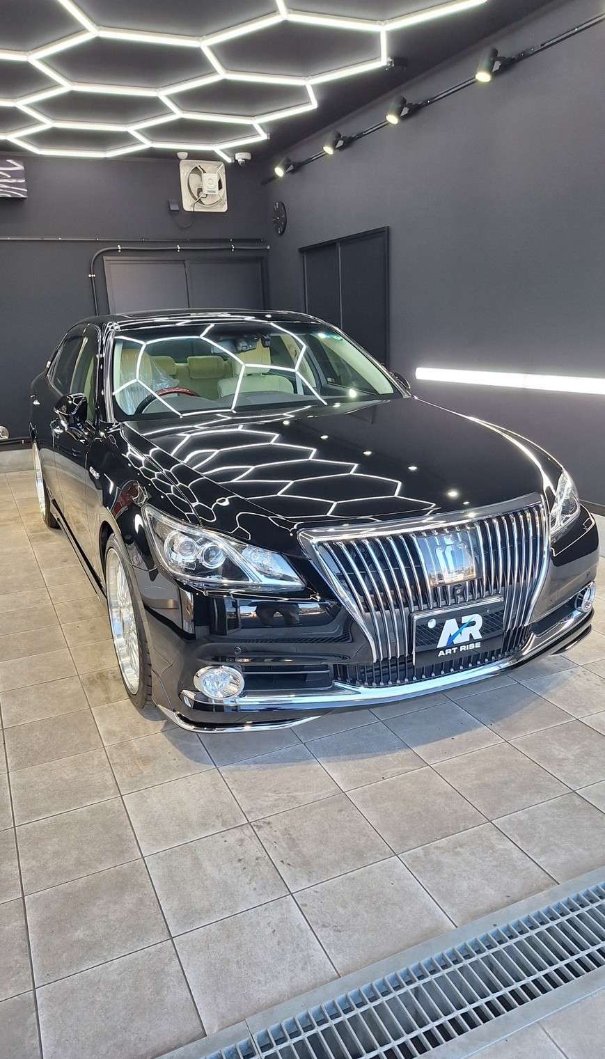 【トヨタ クラウンマジェスタ】リアルガラスコートR ボディ磨き 千葉県野田市より