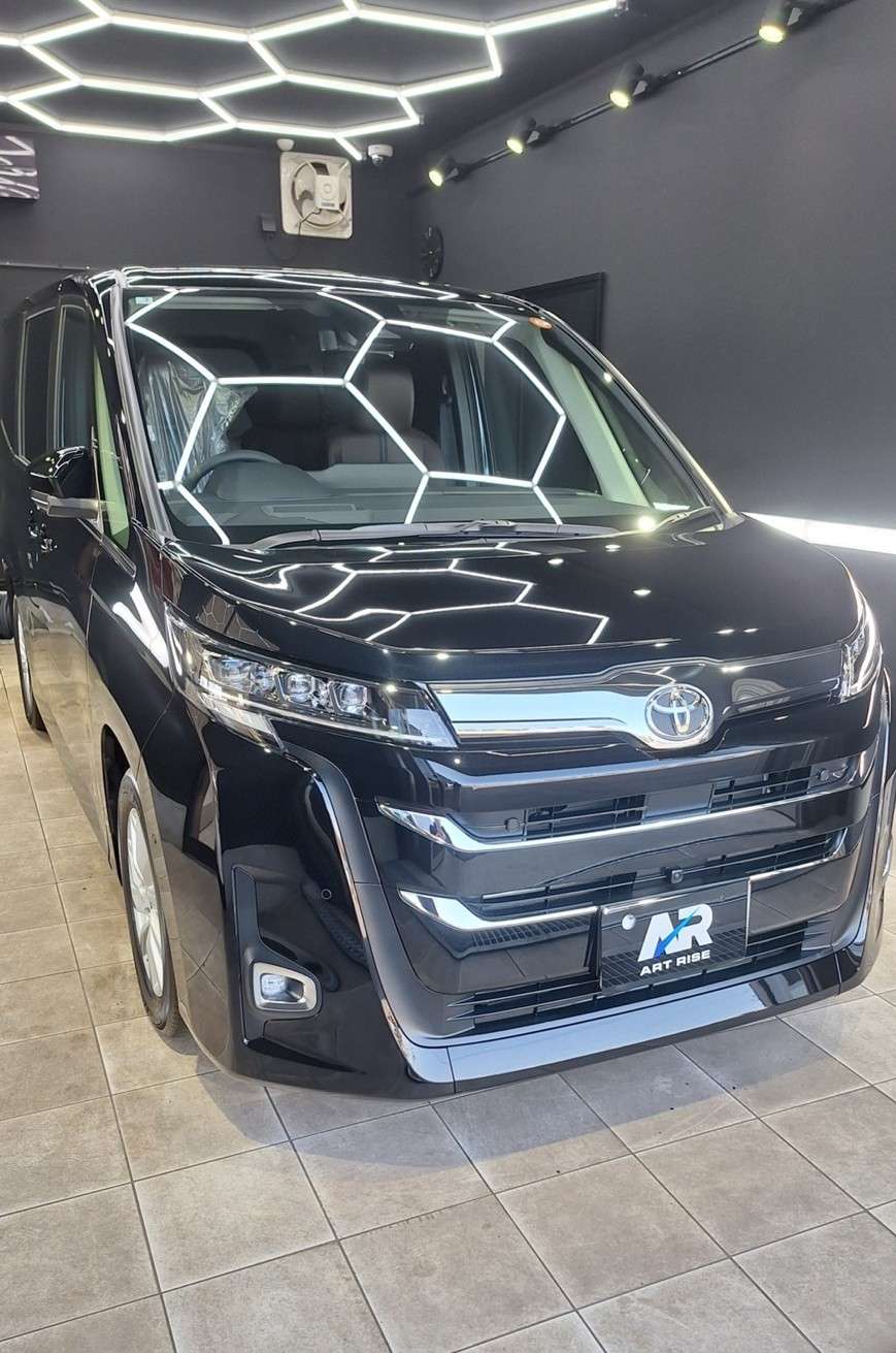 【トヨタ ノア】リアルガラスコートM ボディ磨き 茨城県つくば市より