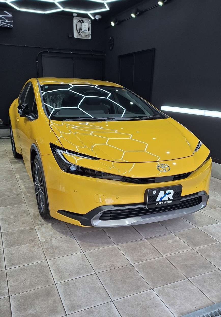 【トヨタ プリウス】ジーテクニッククリスタルセラムライト 新車コース 茨城県取手市より