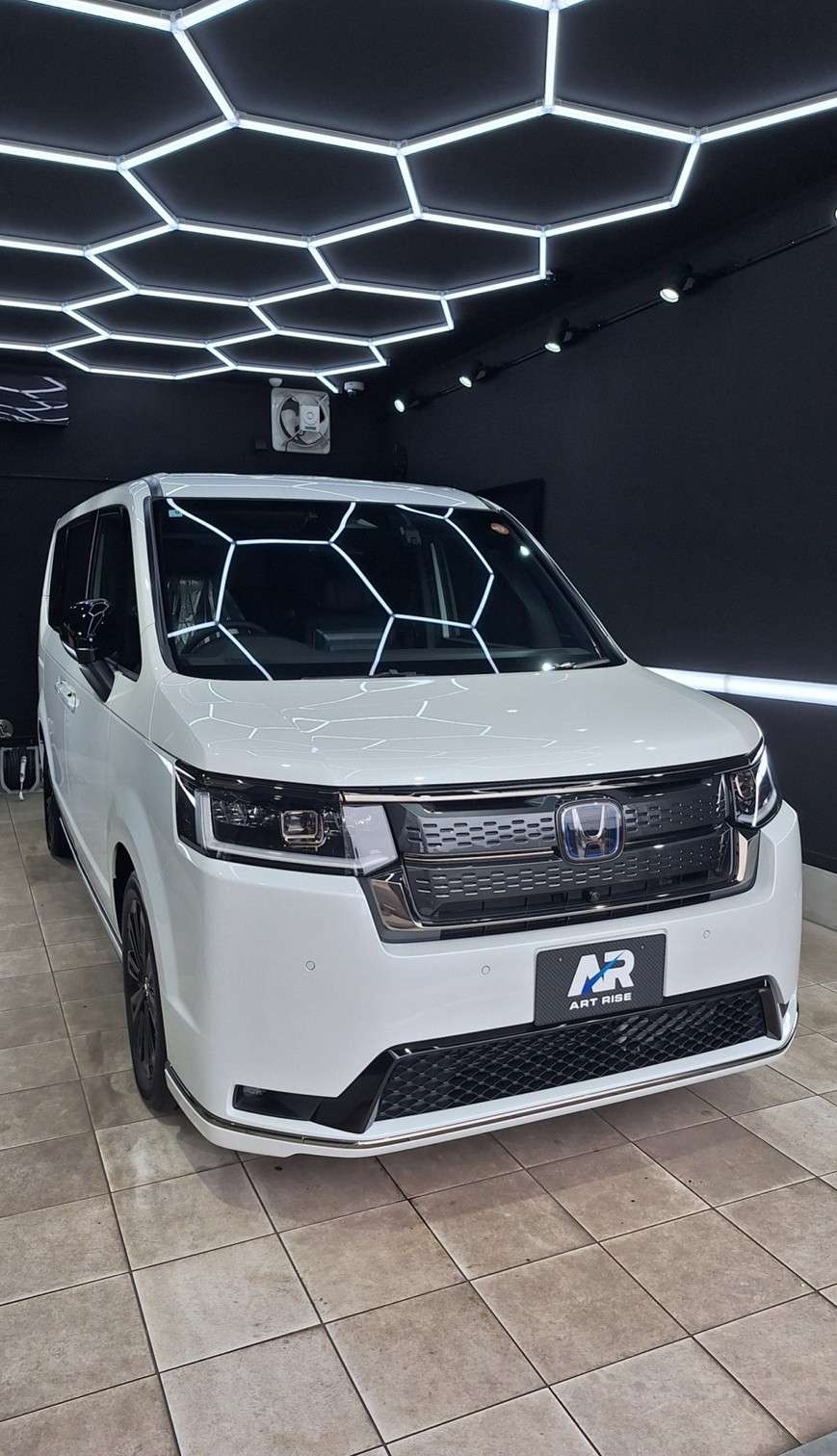 【ホンダ ステップワゴン】リアルガラスコートR ボディ磨き 茨城県つくば市より