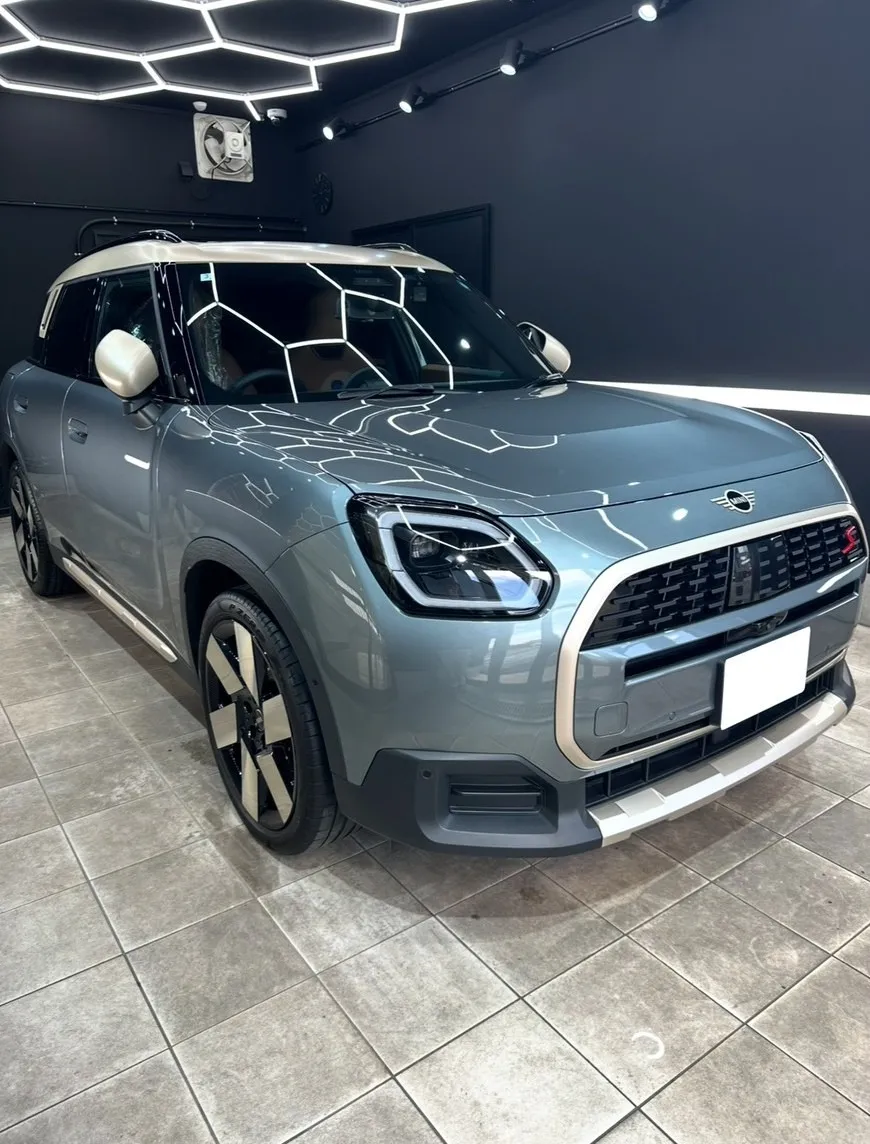 【MINI カントリーマン】サーブフェイス ボディ磨き 茨城県守谷市より