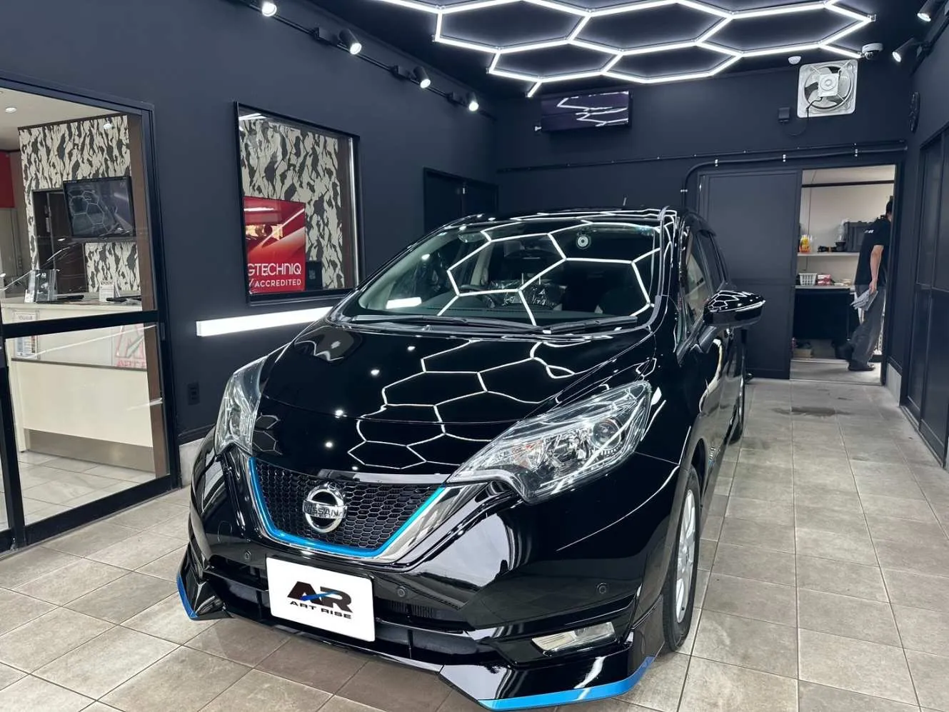 【日産 ノート】リアルガラスコートM ボディ磨き 茨城県下妻市より