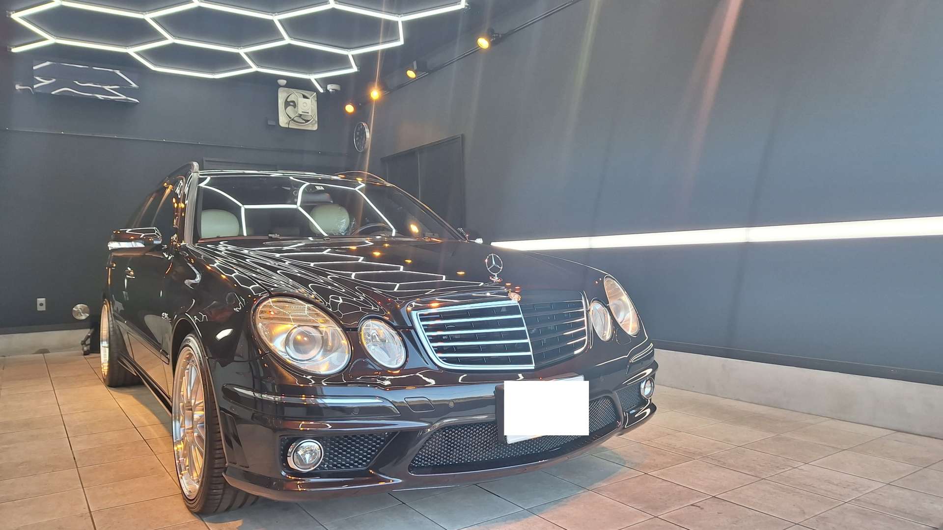 【メルセデスベンツ E63 AMG】 ハイモースコートエッジ　SPLコース　ボディ磨き　