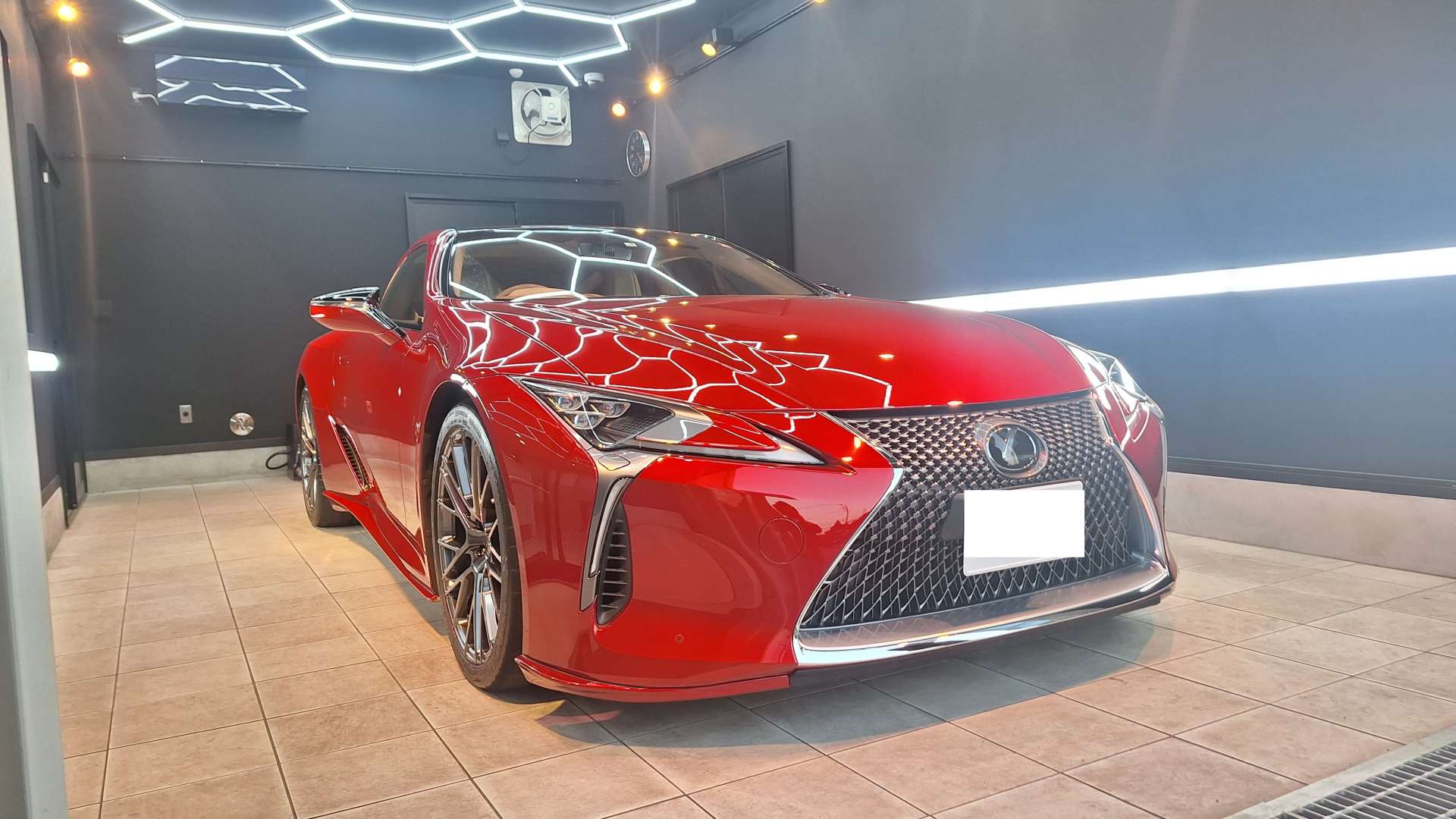 【レクサス LC500】 リアルガラスコートM　ボディ磨き 茨城県下妻市より