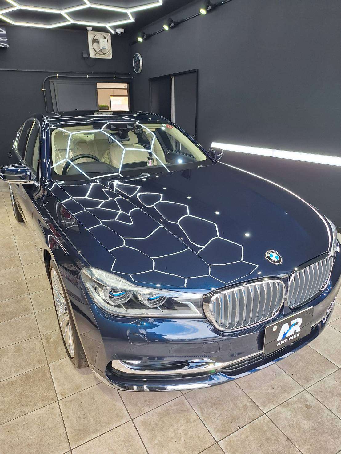 【BMW 740e】リアルガラスコートM ボディ磨き 茨城県つくば市より