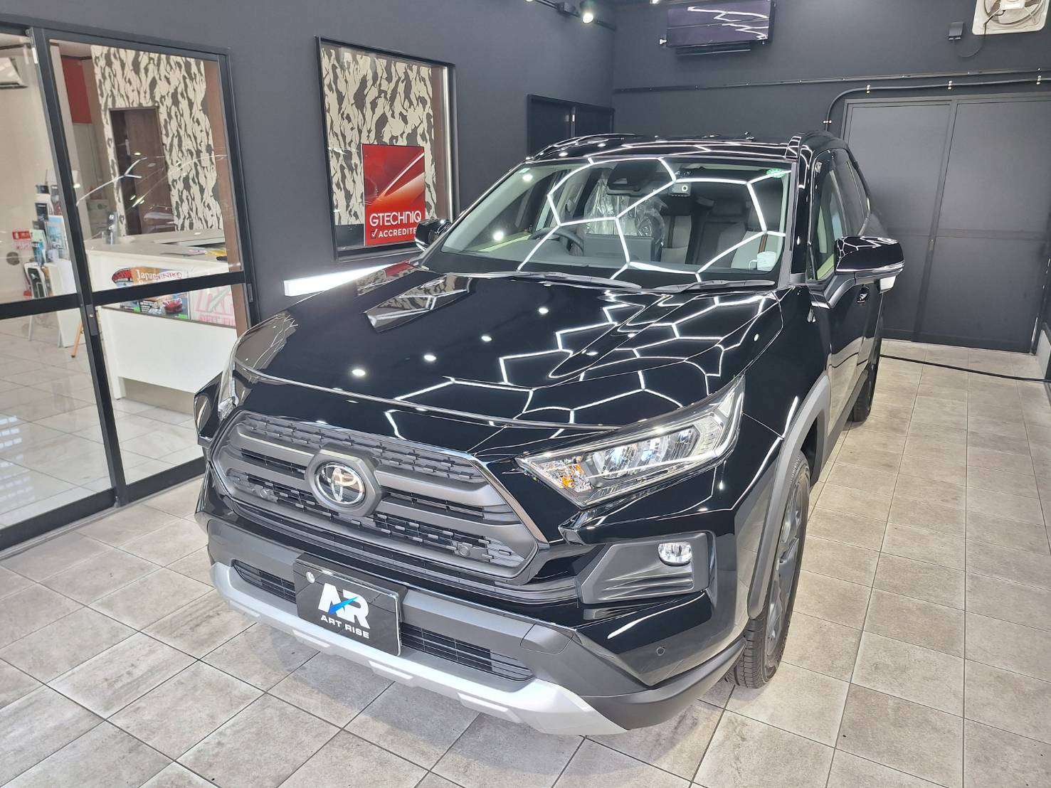 【トヨタ RAV４】リアルガラスコートM ボディ磨き 茨城県古河市より