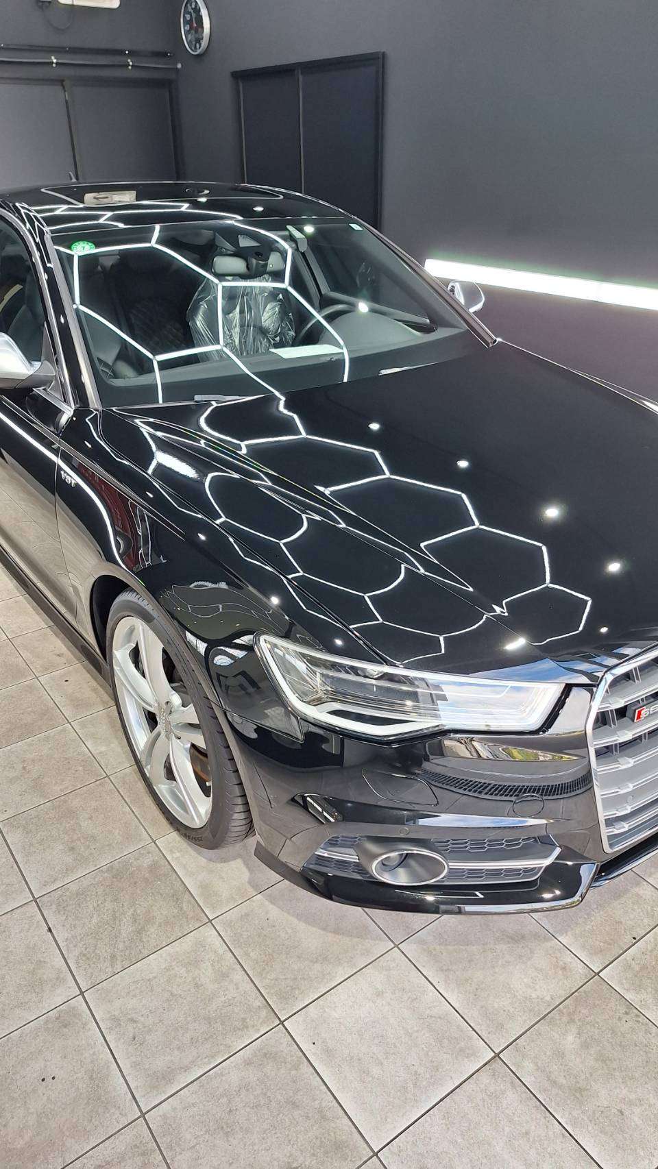 【アウディ S6】リアルガラスコートM ボディ磨き 茨城県つくば市より