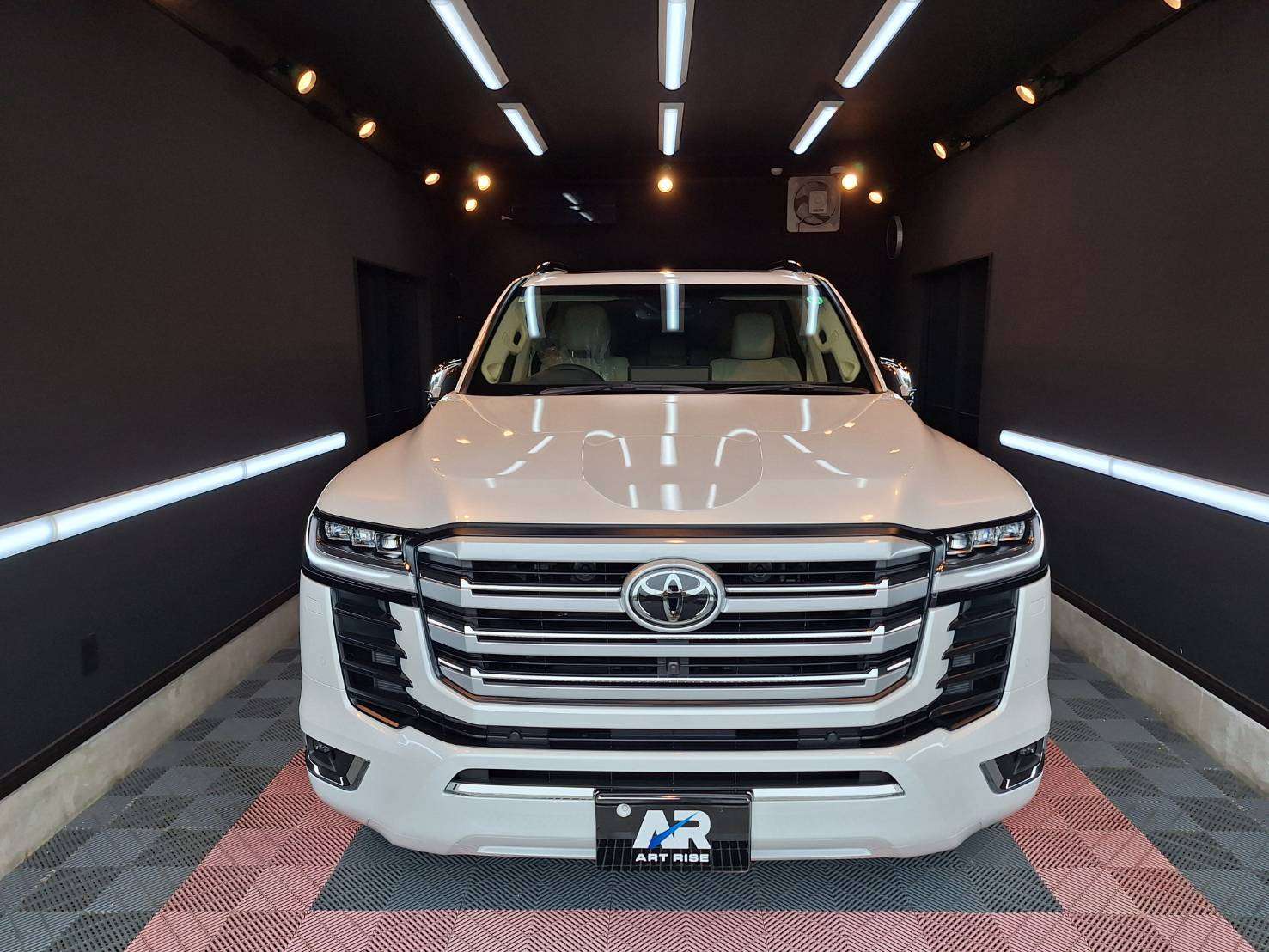 【トヨタ ランドクルーザー300】リアルガラスコートM 新車コース 茨城県つくば市より